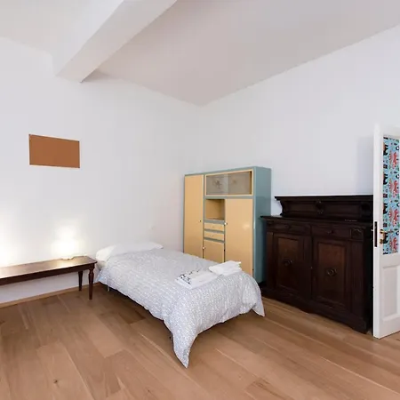 Pitti Three Apartment Florence