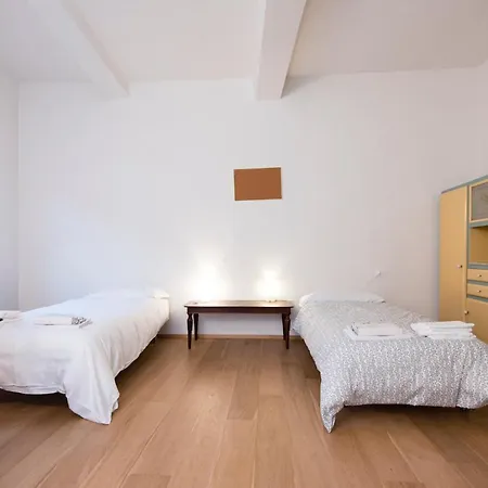Pitti Three Apartment *