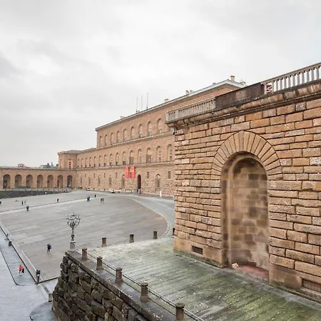 Pitti Three Apartment